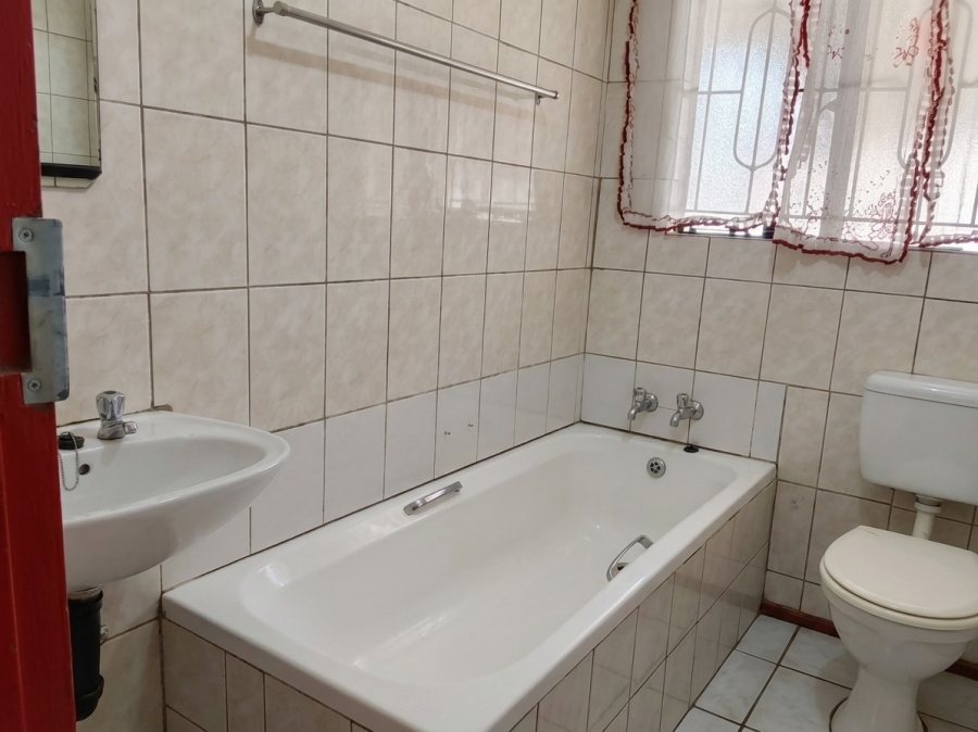 3 Bedroom Property for Sale in Geelhoutpark North West